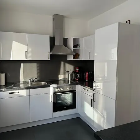 Petry Apartment *